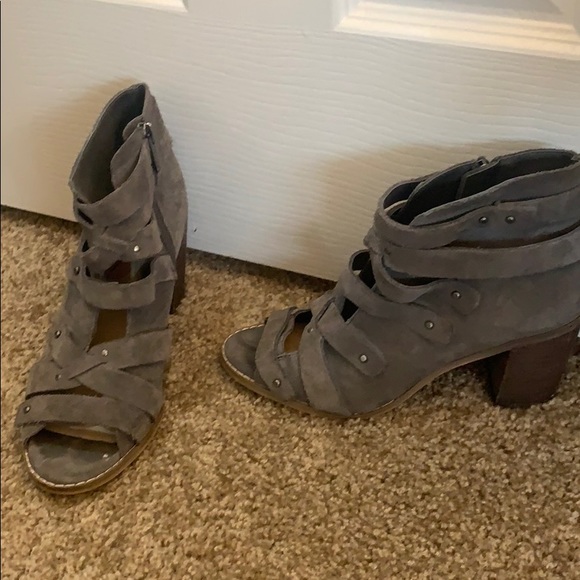 Heals - Picture 3 of 3